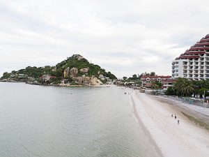 หาดเขาตะเกียบ